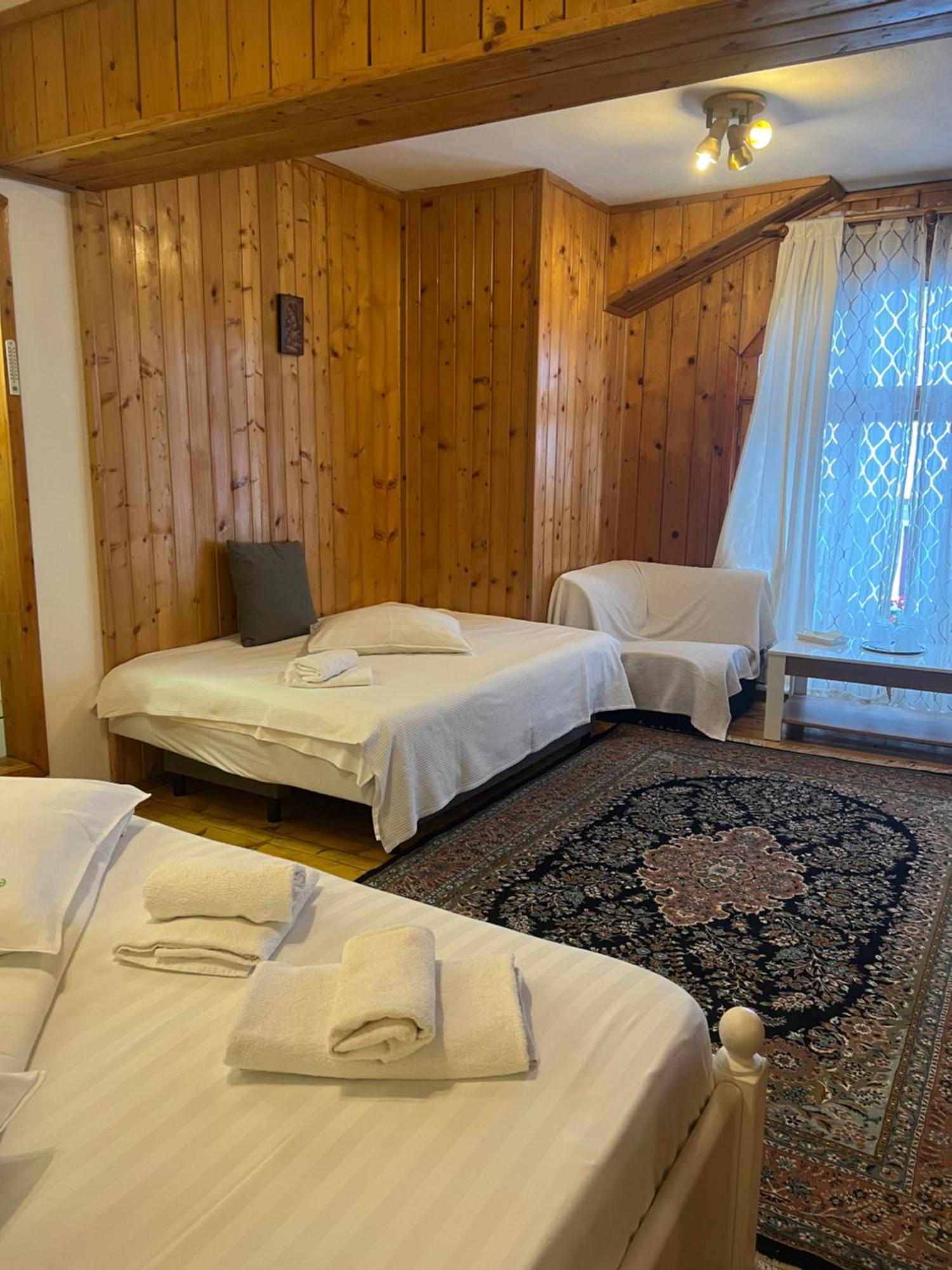 Rem'S Pension Rîşnov Екстериор снимка